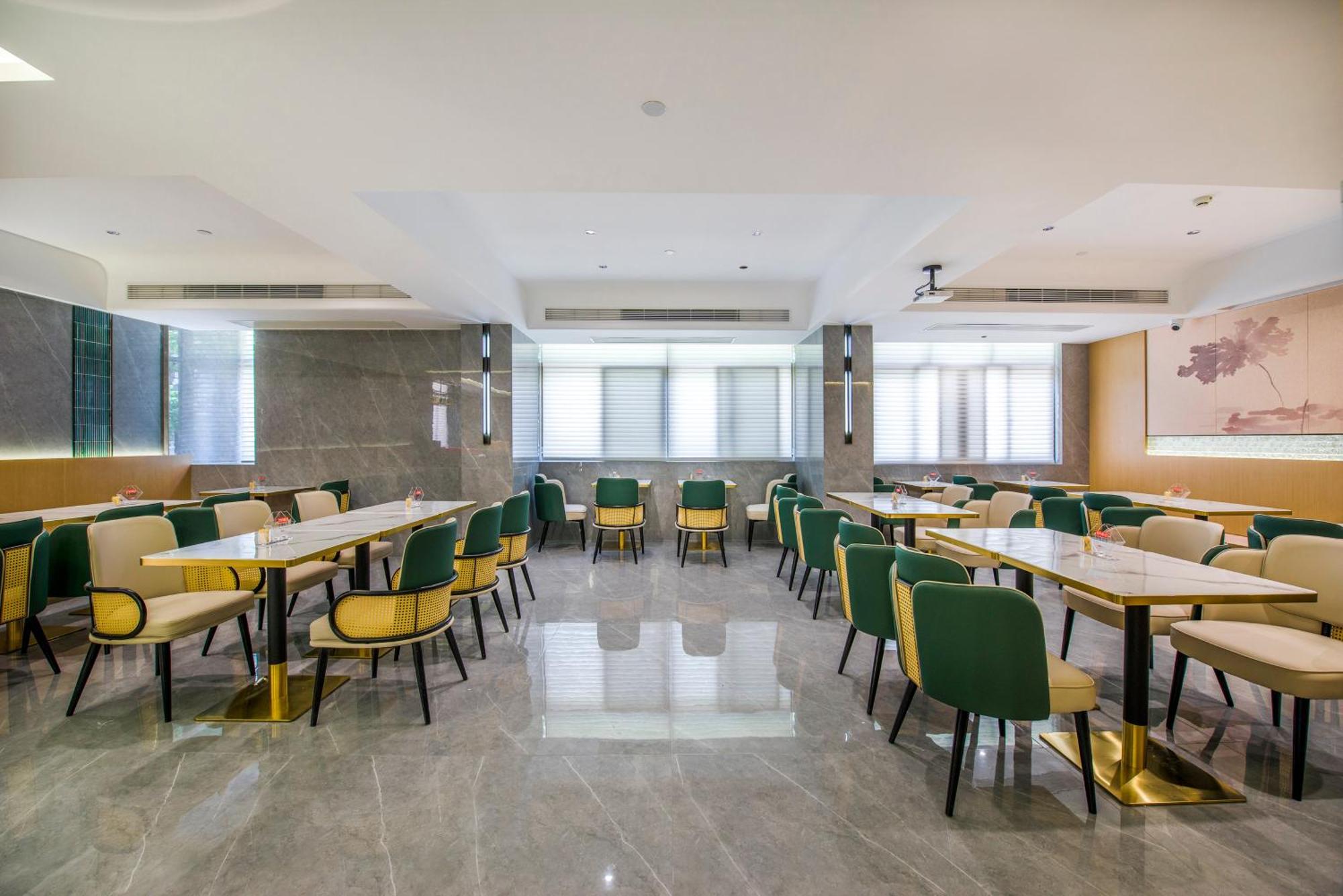 Yiwu Baide Theme Hotel Exterior photo
