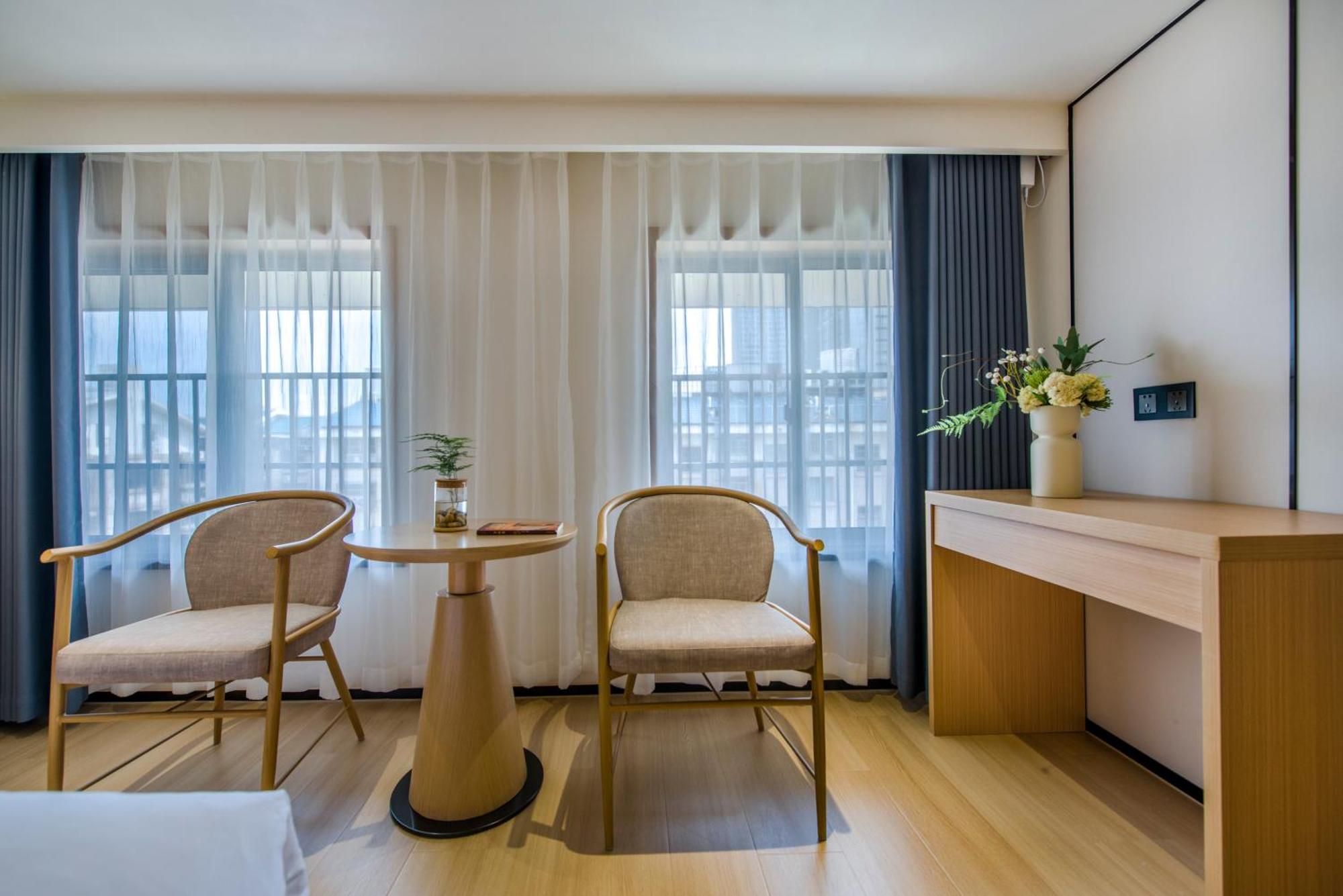 Yiwu Baide Theme Hotel Exterior photo